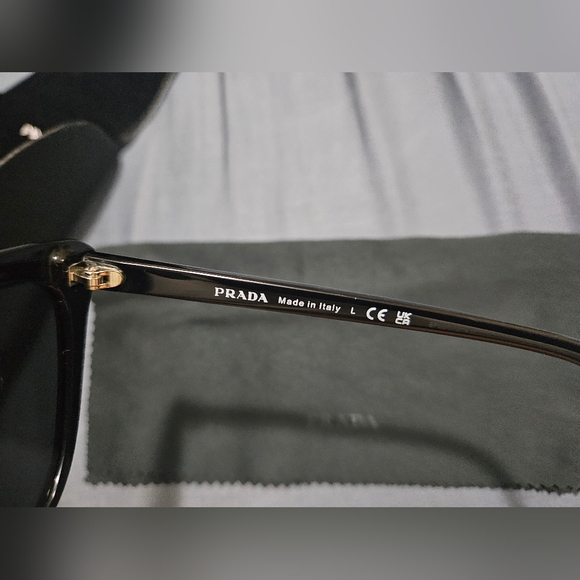 PRADA sunglasses - Picture 4 of 8